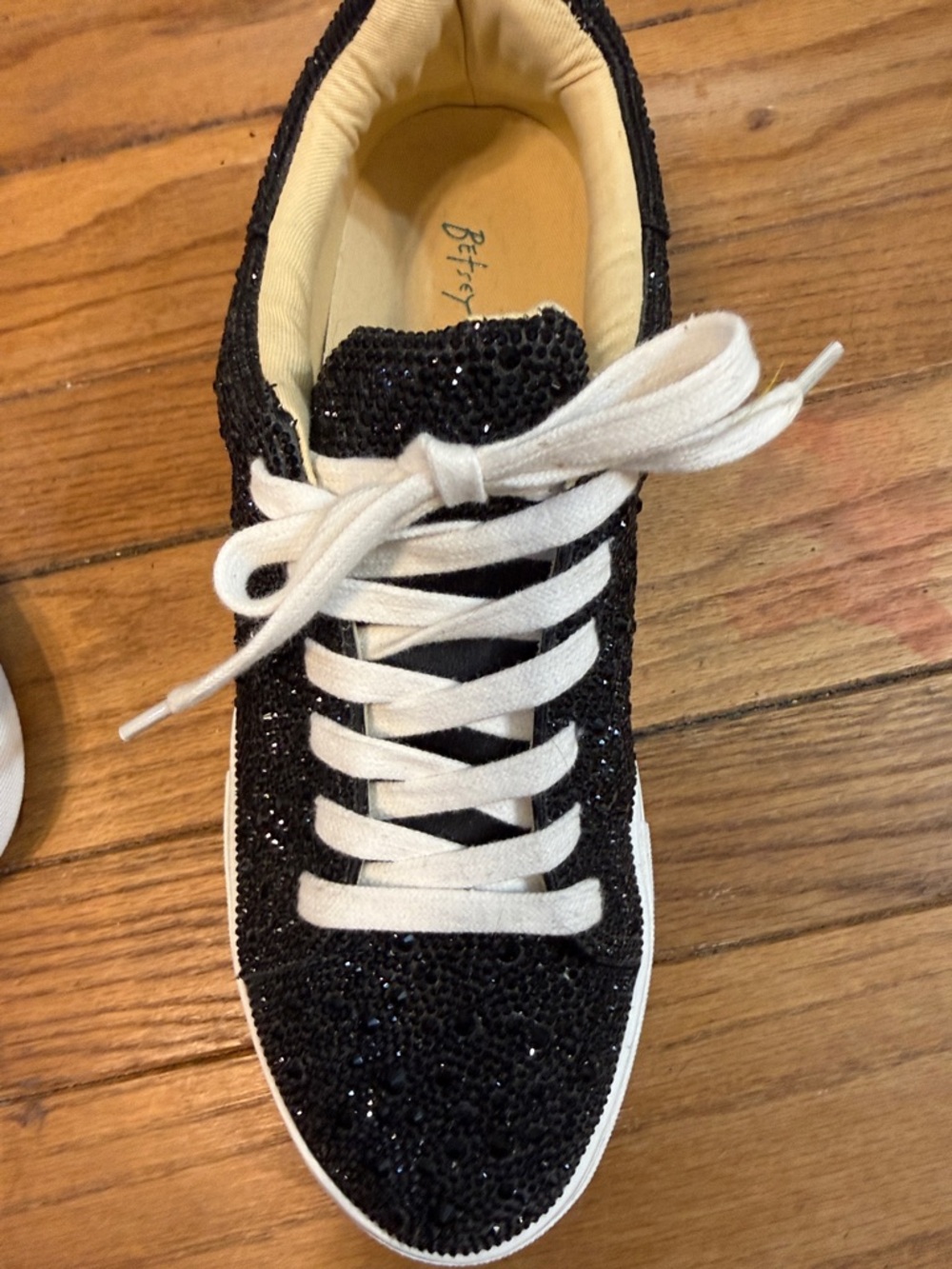Betsey Johnson Black Glitter Low-Top Sneakers with White Interior - Picture 3 of 6